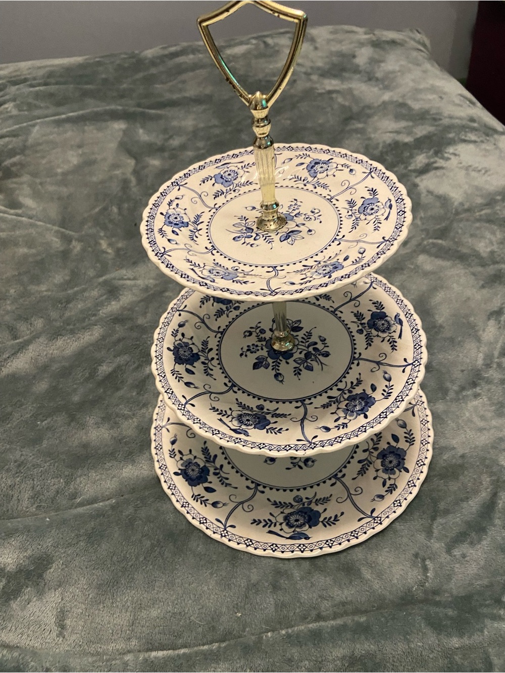 Blue and White Porcelain 3-Tier Serving Stand - Classic Floral Design
